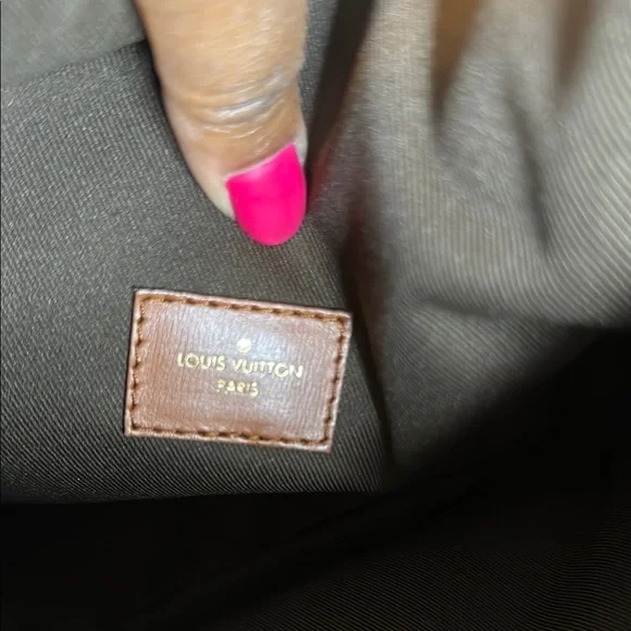 Louis Vuitton Reverse Monogram Canvas Loop Hobo - Picture 4 of 15